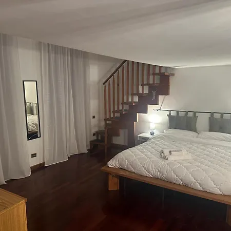 Deja-vu Apartment *